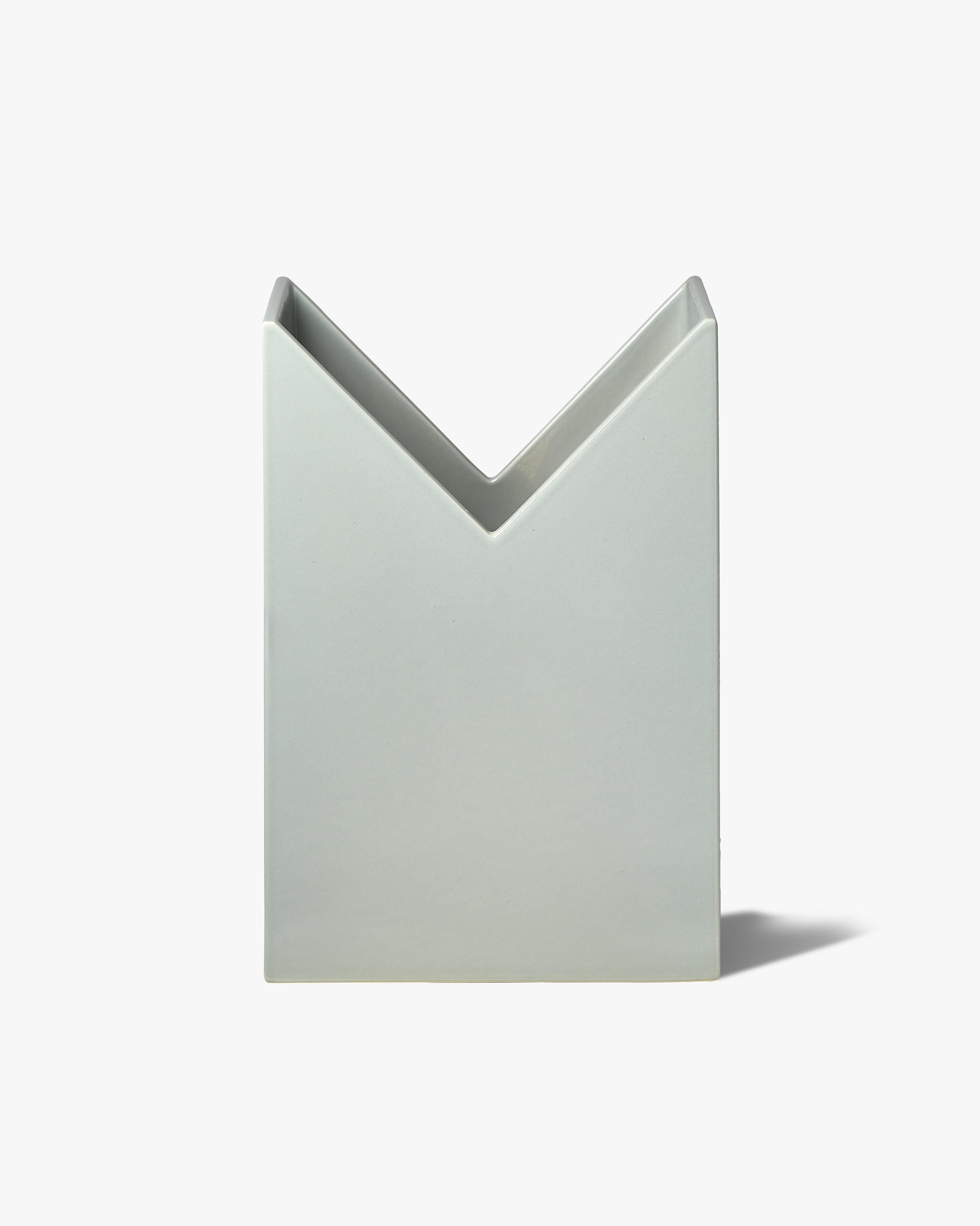 bitossi-ceramiche-vaso-onda-muller-van-severen-in-terra-bianca-grigio-pastello image 1