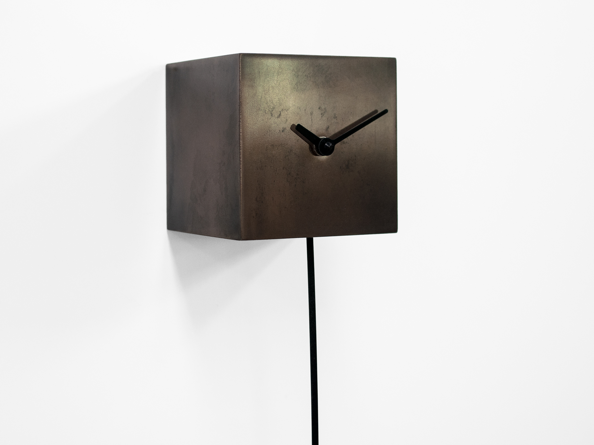 progetti-serie-speciale-trentennale-oggetto-design-in-metallo-liquido image 8