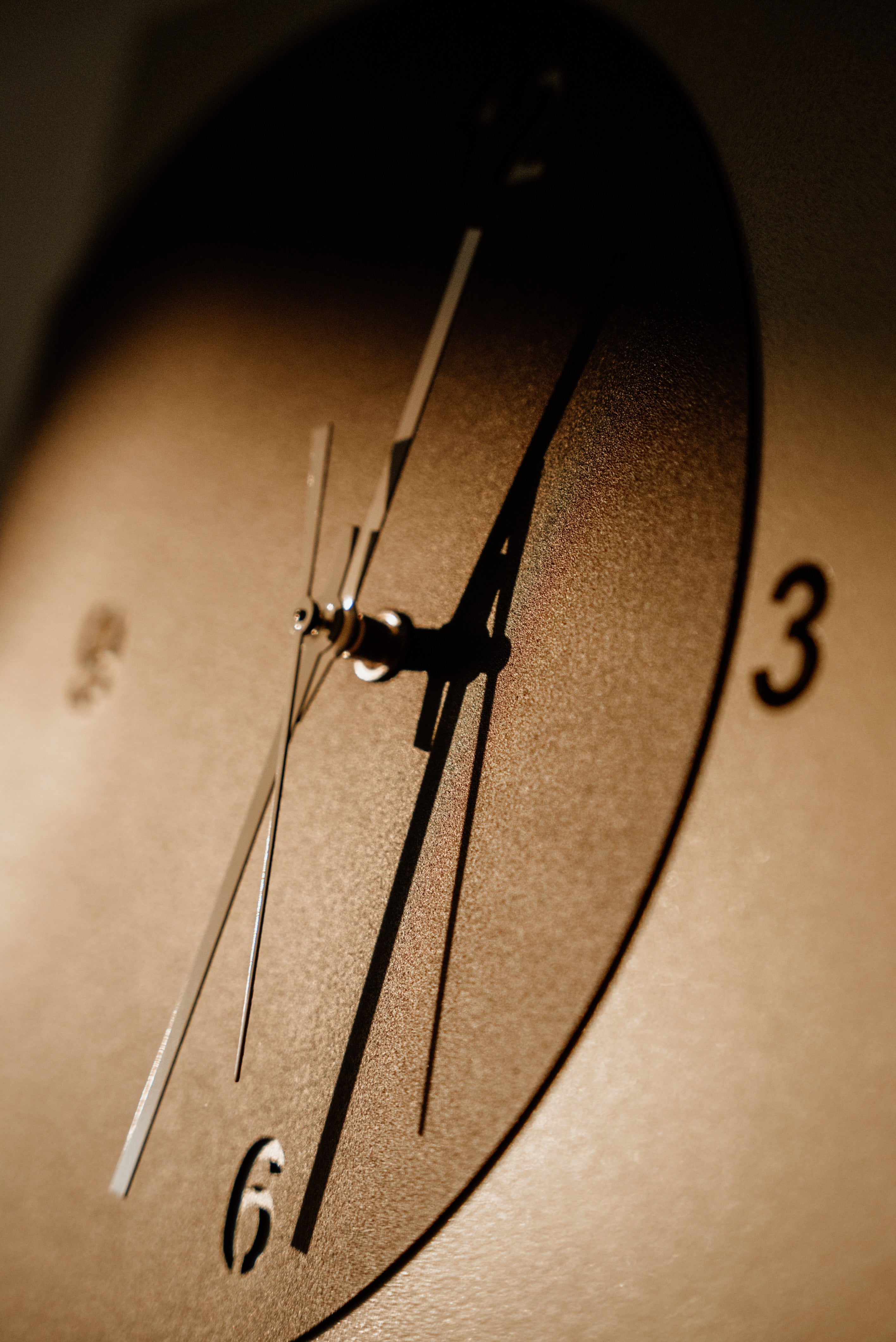 arti-mestieri-amos-ecleo-orologio-minimal-da-parete image 5