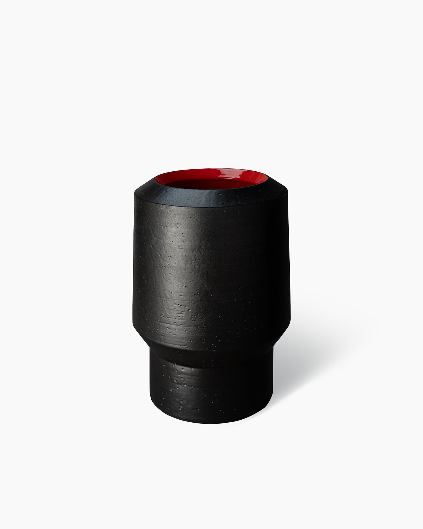 bitossi-ceramiche-vaso-tribe-by-arik-levy-cilindrico-nero-e-rosso-99-pezzi image 2