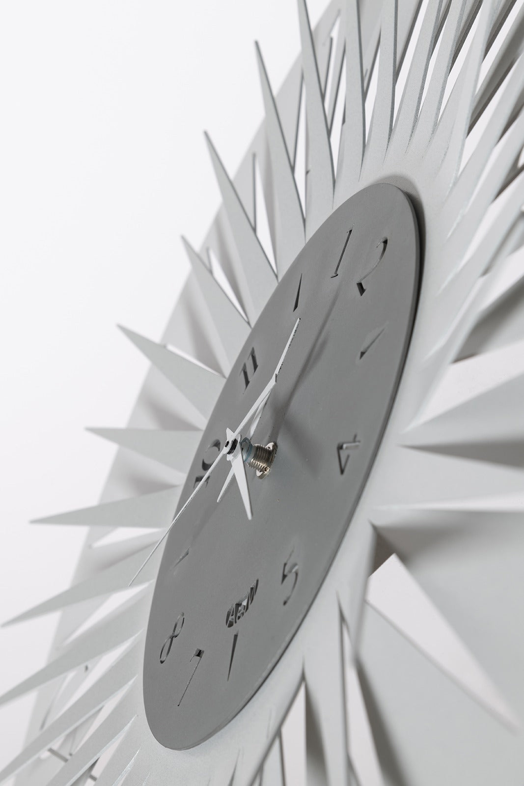 arti-mestieri-sirio-orologio-da-parete-moderno-in-ferro-60-cm-bianco-marmo-allum image 2