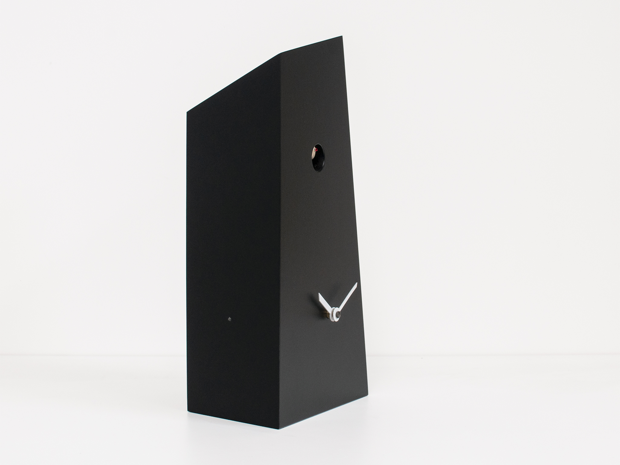 progetti-monolith-orologio-a-cuc-blocco-asimmetrico-legno image 2