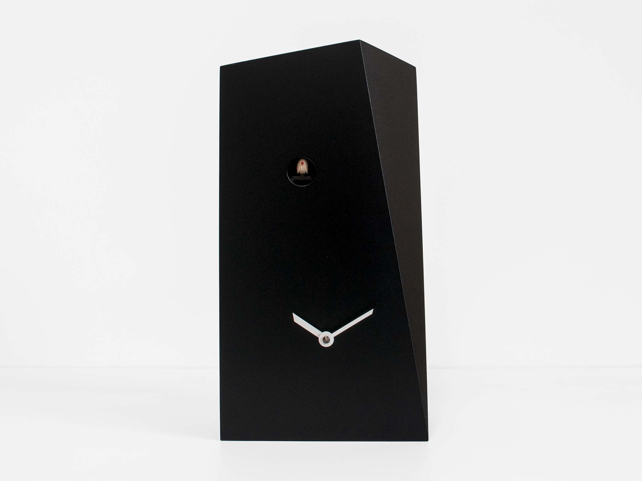 progetti-monolith-orologio-a-cuc-blocco-asimmetrico-legno image 1
