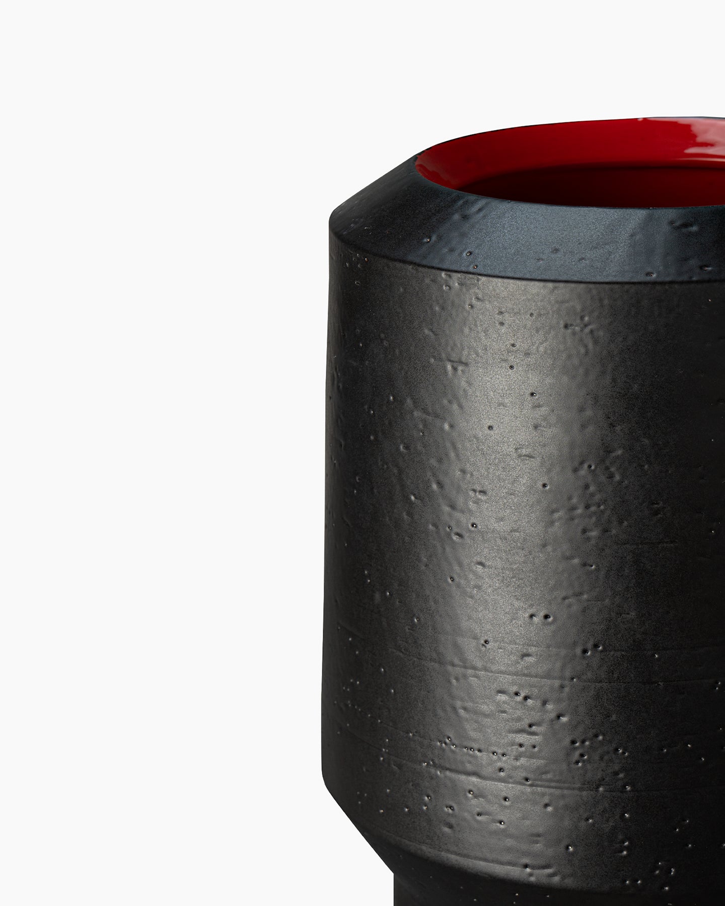 bitossi-ceramiche-vaso-tribe-by-arik-levy-cilindrico-nero-e-rosso-99-pezzi image 3