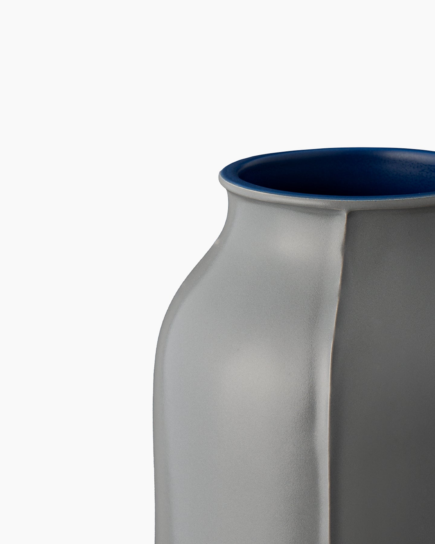 bitossi-ceramiche-vaso-barrel-small-seams-canister-by-benjamin-hubert image 3
