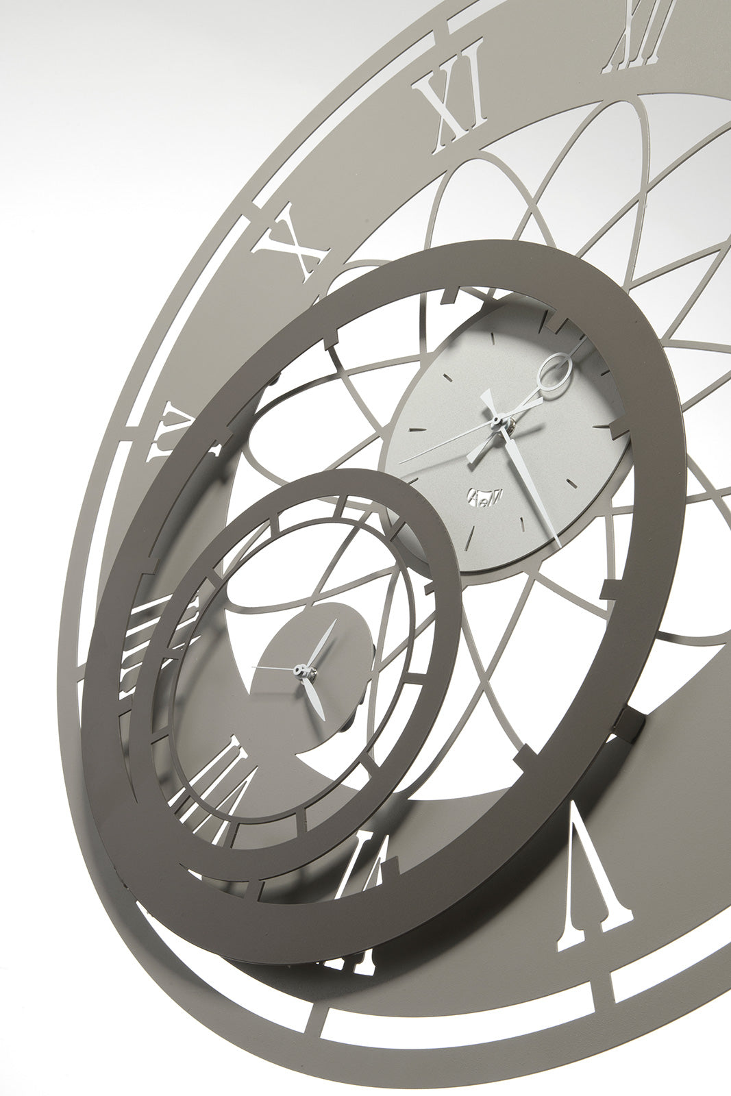 arti-mestieri-orologio-da-parete-cronos-70-cm-numeri-romani image 4
