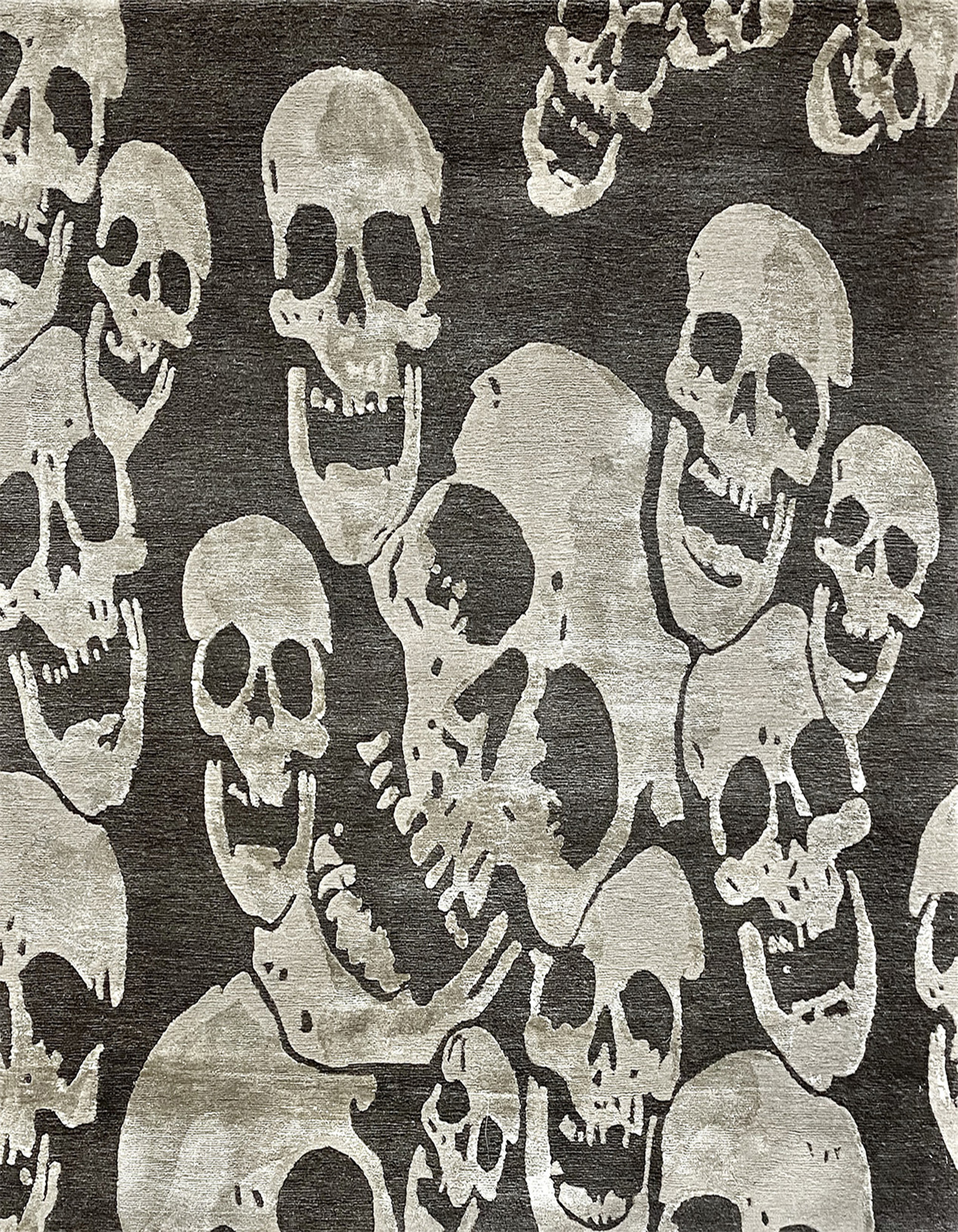 illulian-skull-bones-151x154-cm-tappeto-lana-e-seta image 1