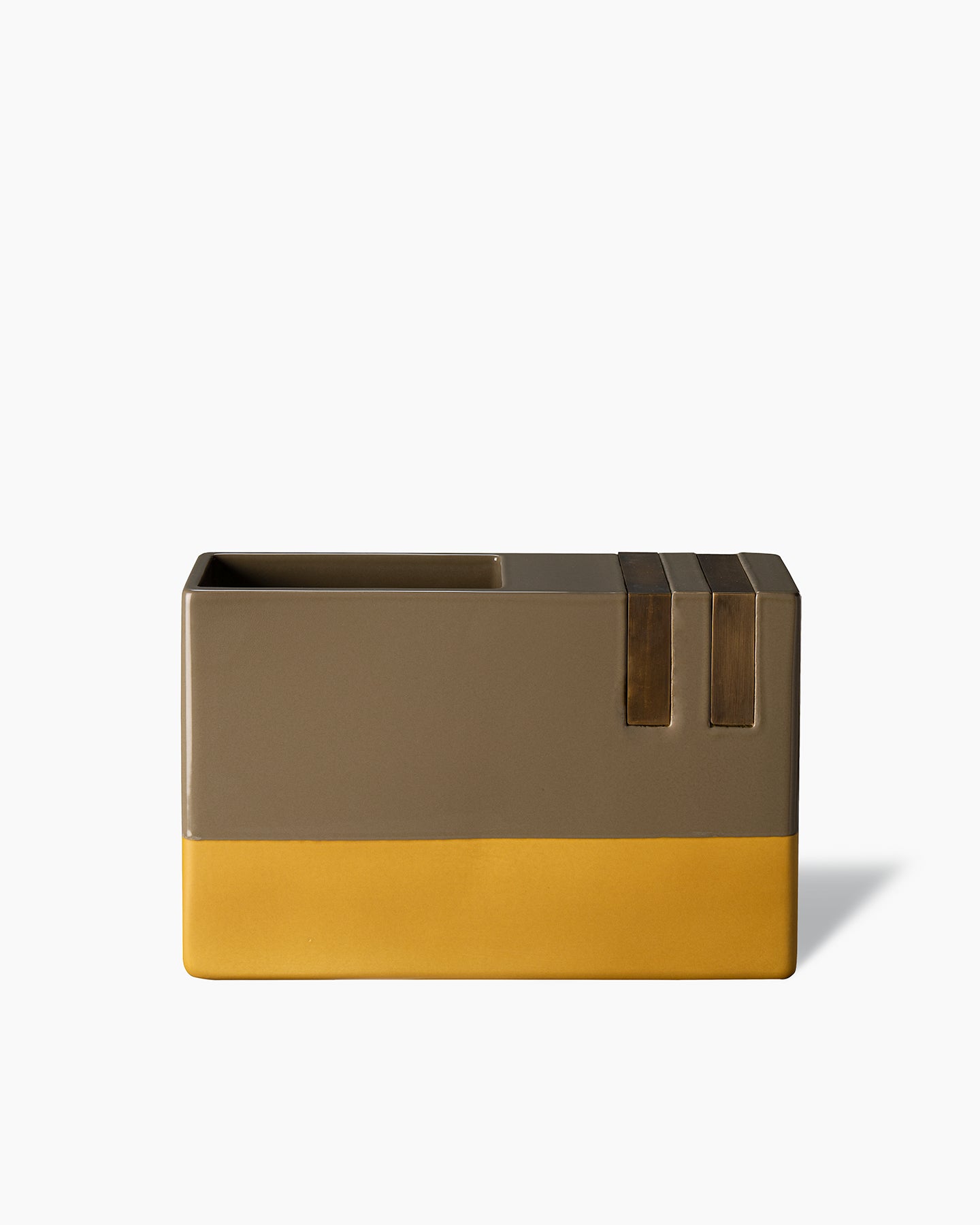 bitossi-ceramiche-vaso-equilibri-rettangolare-verde-ocra-con-ottone image 3