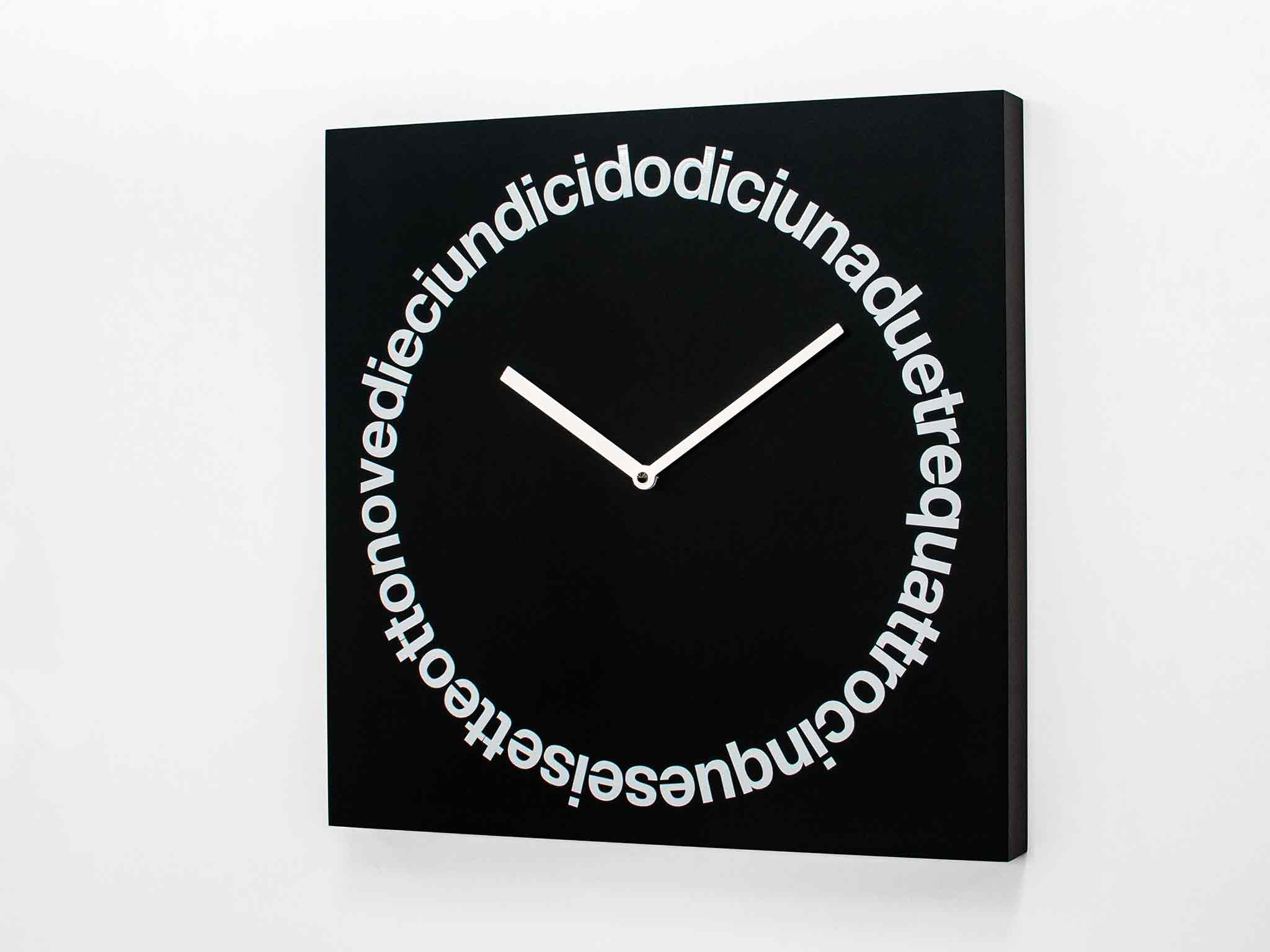progetti-dodici-orologio-da-parete-design-lettere-in-legno-by-alberto-sala image 4