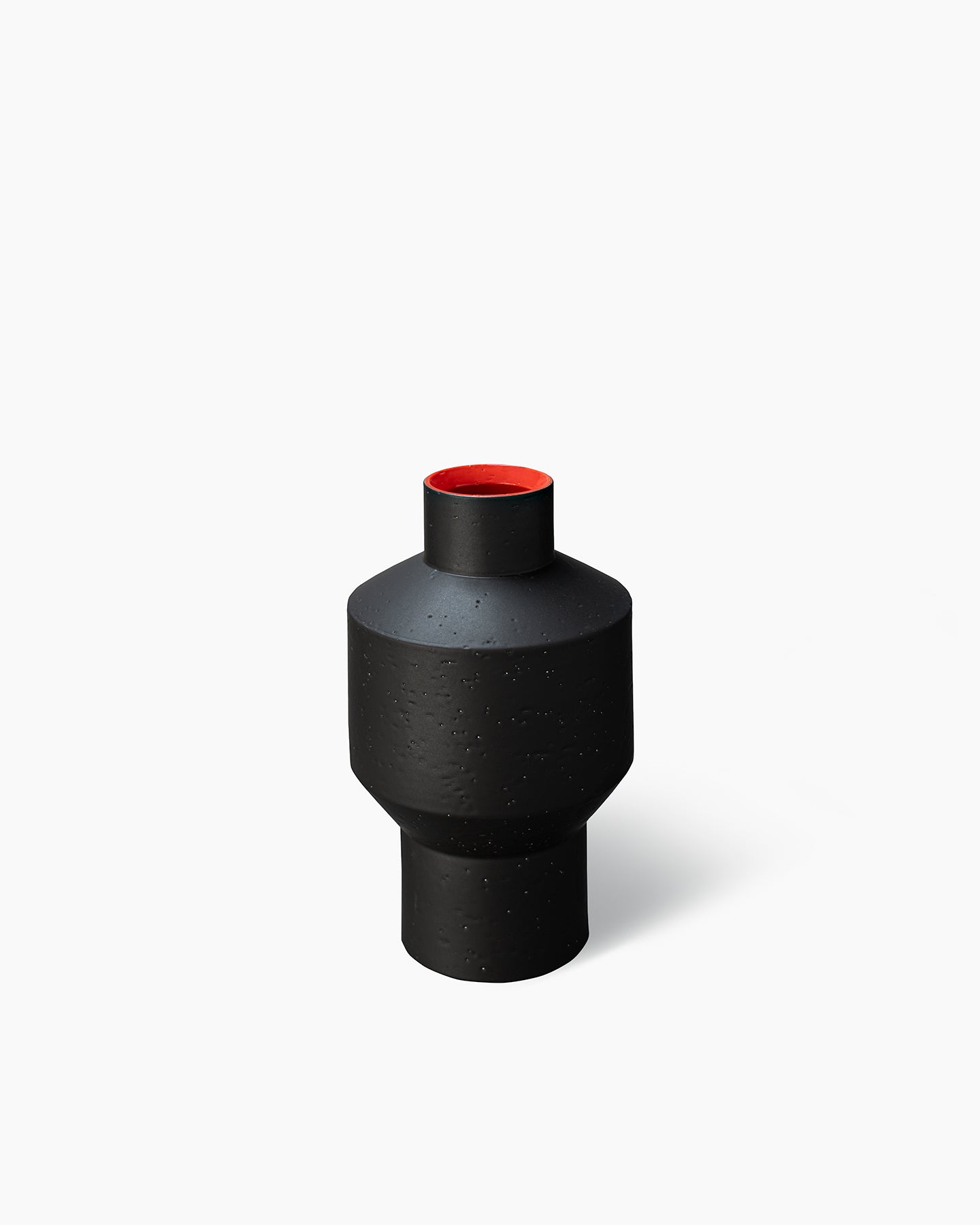 bitossi-ceramiche-vaso-tribe-arik-levy-2007-nero-matt-rosso-ed-99 image 2