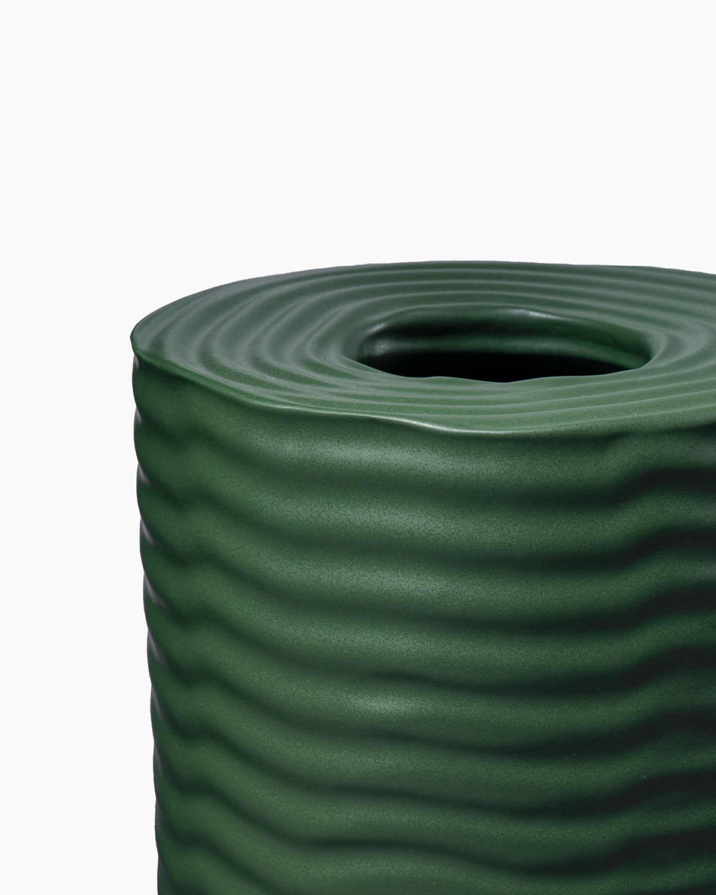 bitossi-ceramiche-vaso-wiggle-max-lamb-in-terra-bianca-smalto-verde-matt image 3