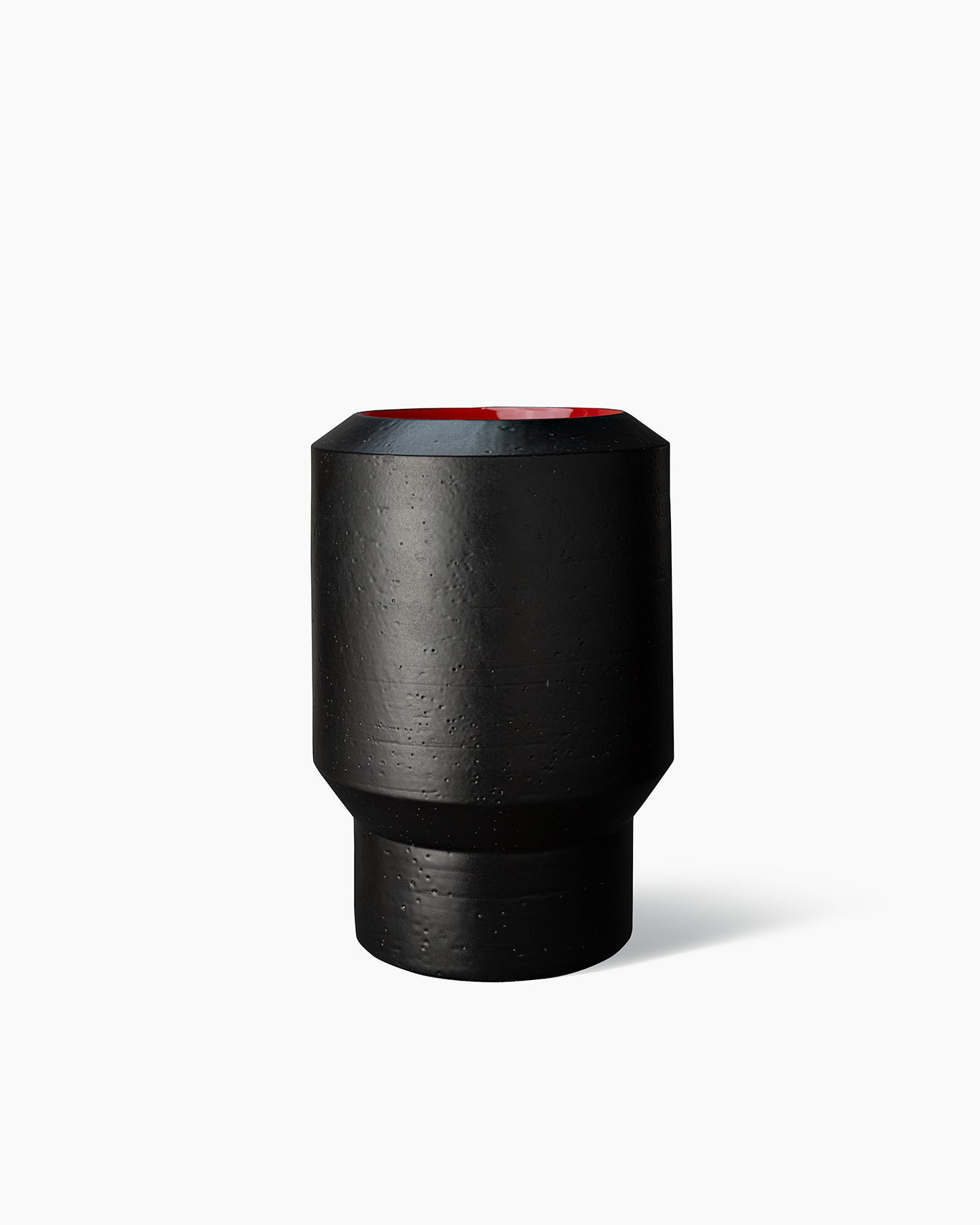 bitossi-ceramiche-vaso-tribe-by-arik-levy-cilindrico-nero-e-rosso-99-pezzi image 1