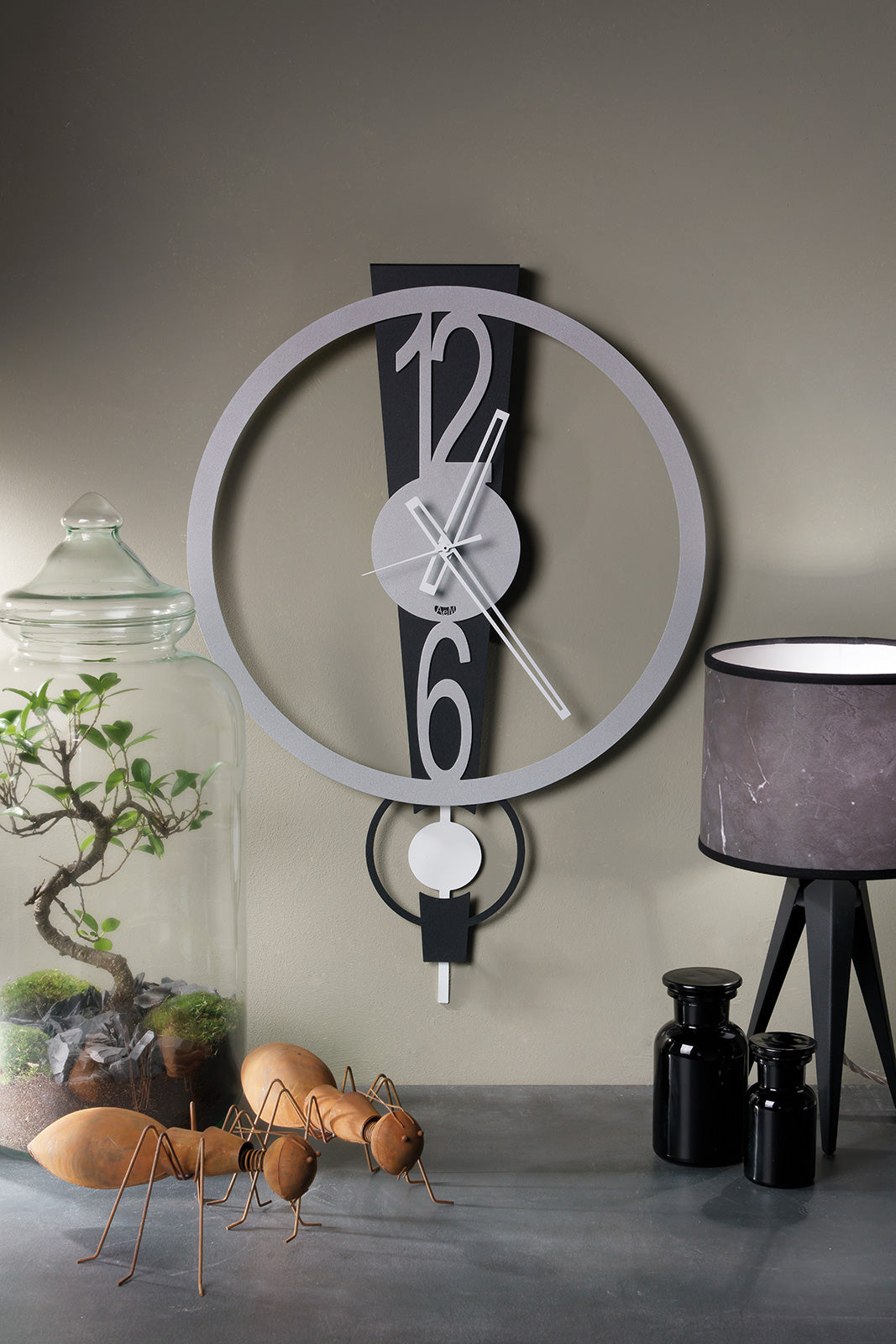arti-mestieri-dj-set-orologio-a-pendolo-moderno-da-parete image 2