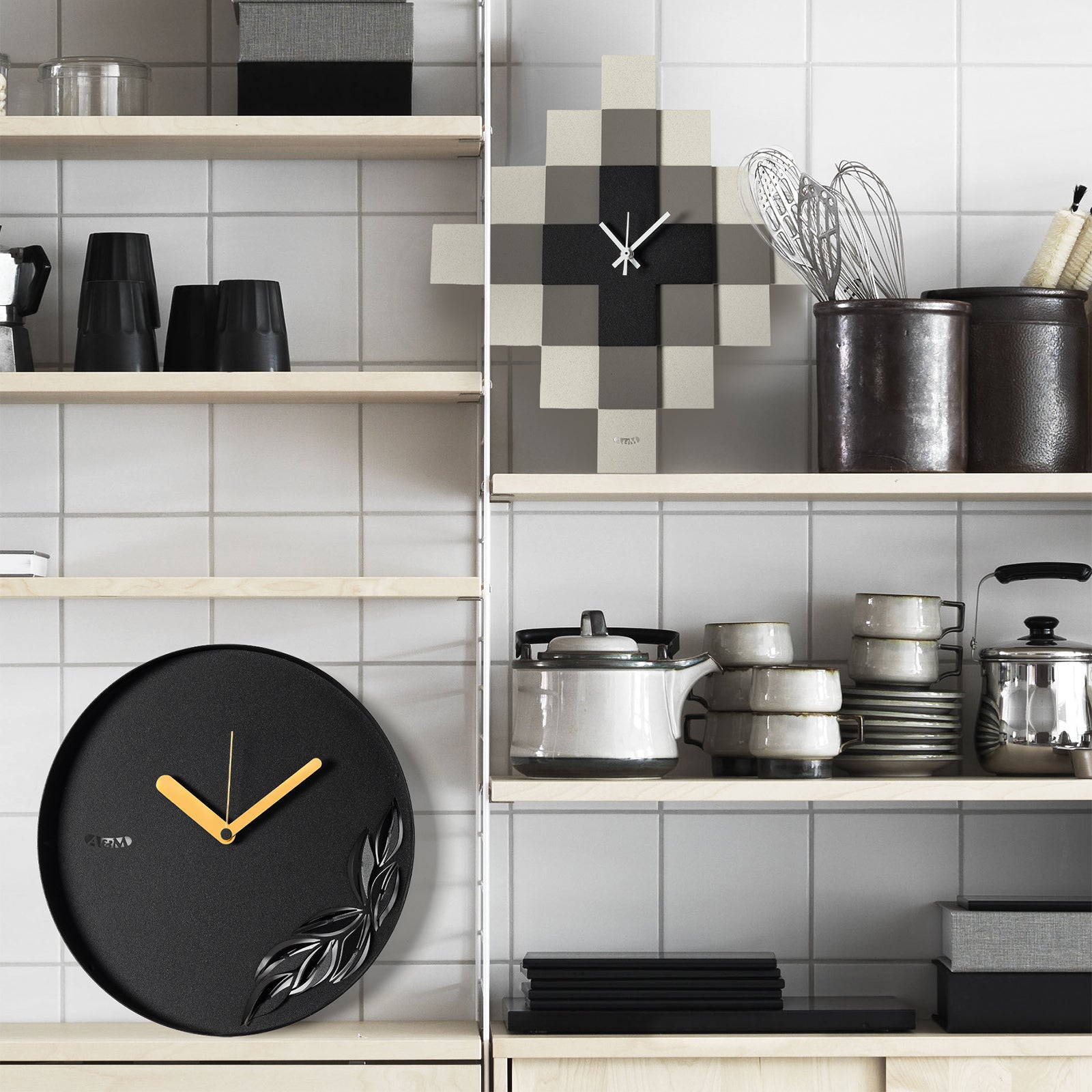 arti-mestieri-alba-orologio-da-parete-minimal-con-ramo-foglie image 2
