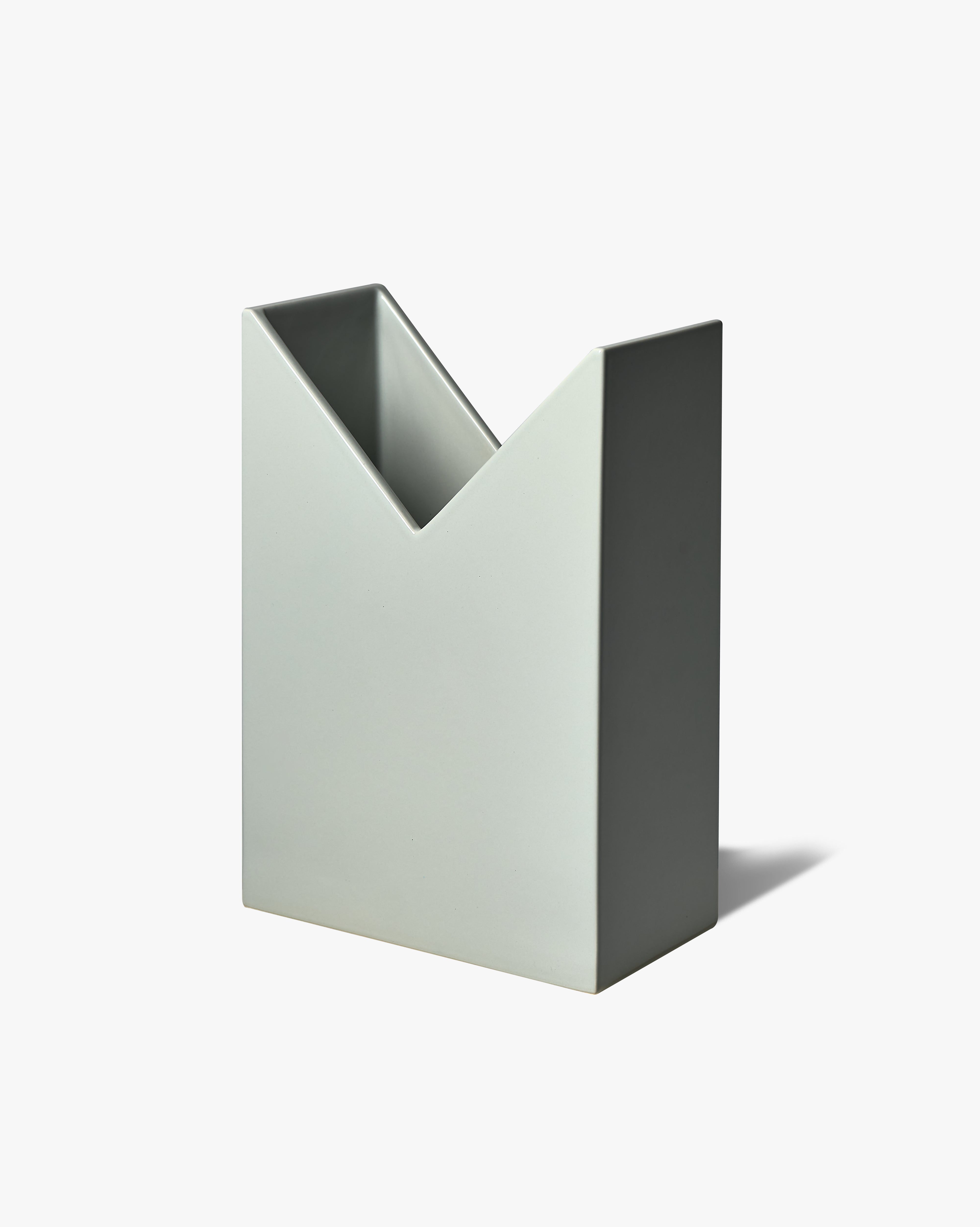 bitossi-ceramiche-vaso-onda-muller-van-severen-in-terra-bianca-grigio-pastello image 2
