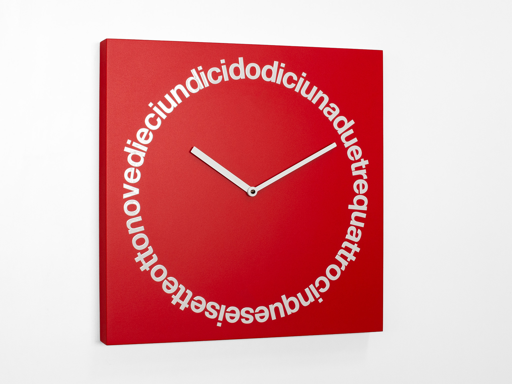 progetti-dodici-orologio-da-parete-design-lettere-in-legno-by-alberto-sala image 1