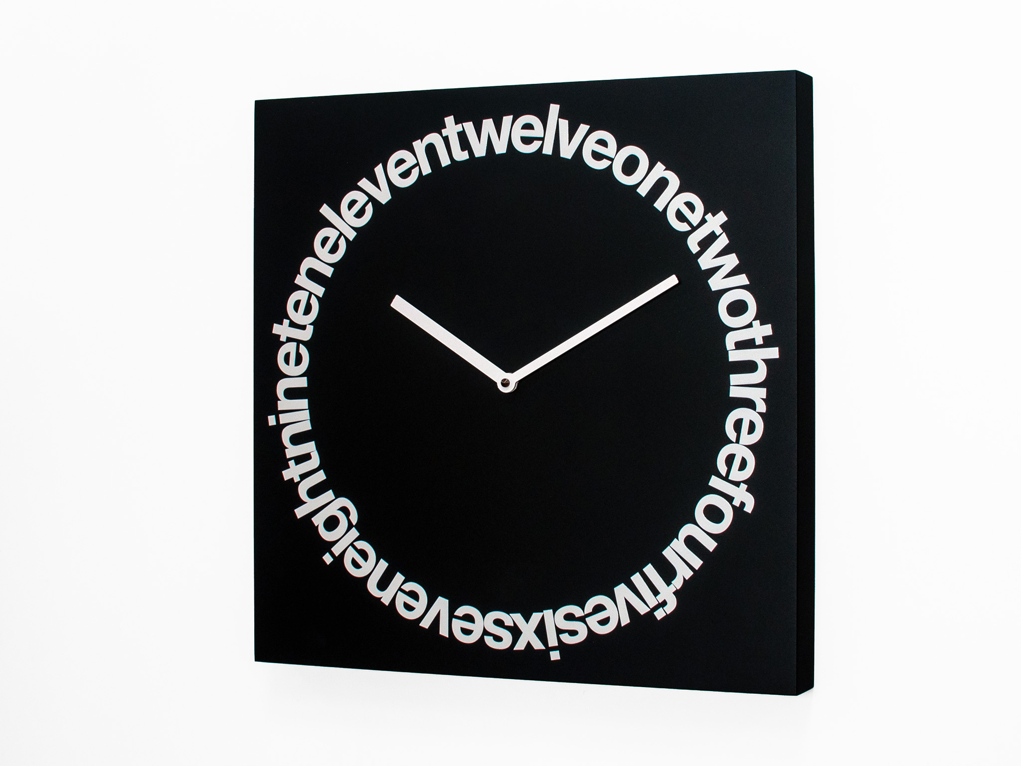 progetti-dodici-orologio-da-parete-design-lettere-in-legno-by-alberto-sala image 7