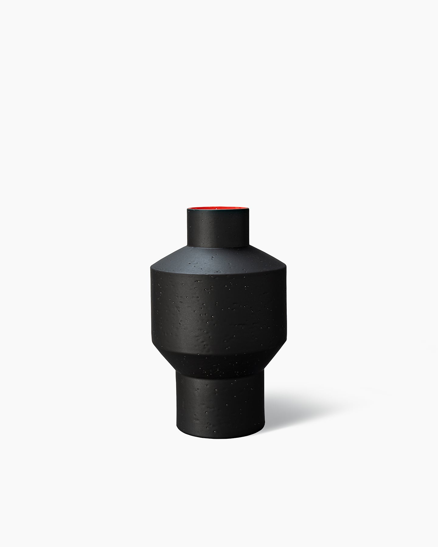 bitossi-ceramiche-vaso-tribe-arik-levy-2007-nero-matt-rosso-ed-99 image 1
