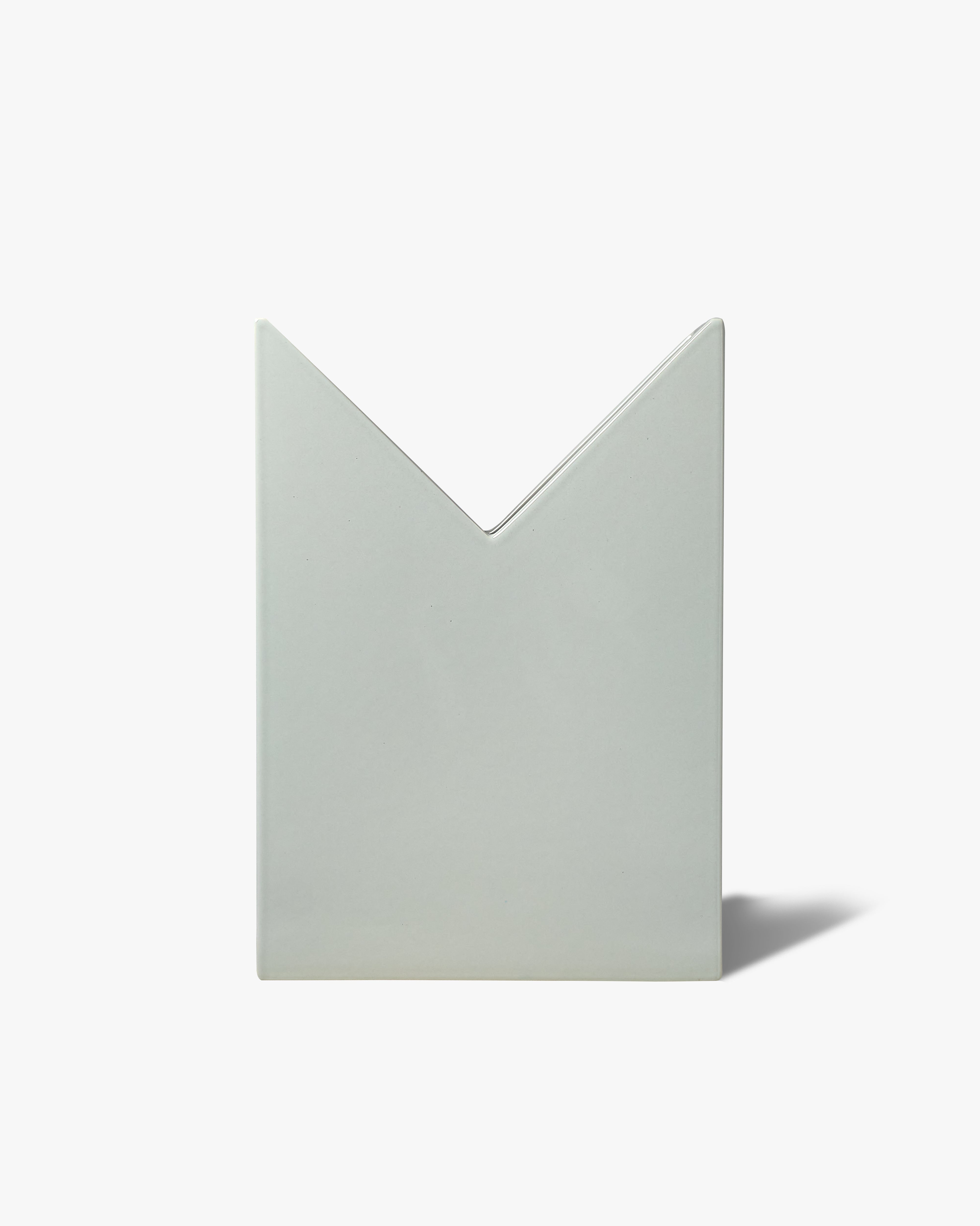 bitossi-ceramiche-vaso-onda-muller-van-severen-in-terra-bianca-grigio-pastello image 3