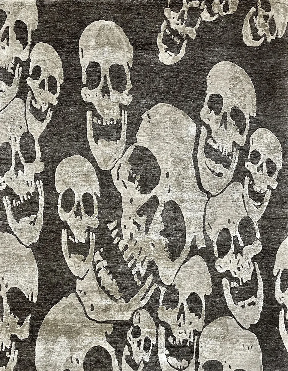 illulian-skull-bones-151x154-cm-tappeto-lana-e-seta image 1