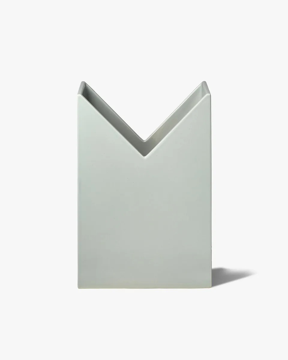 bitossi-ceramiche-vaso-onda-muller-van-severen-in-terra-bianca-grigio-pastello image 1
