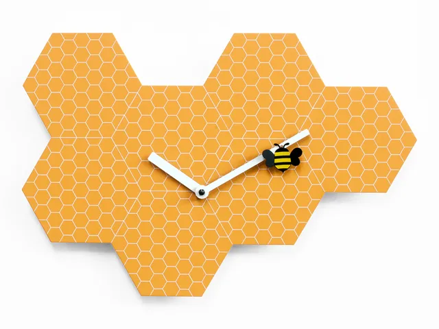 progetti-time2bee-orologio-da-parete-alveare-con-ape image 1